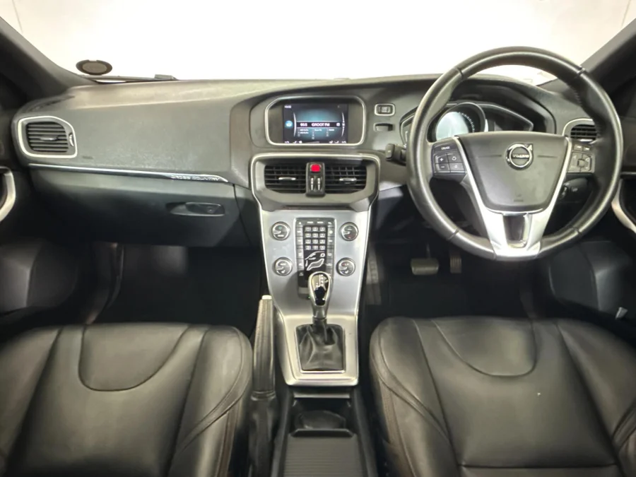 Used 2018 Volvo V40 Cross Country D4 Inscription - WeBuyCars Silverlakes