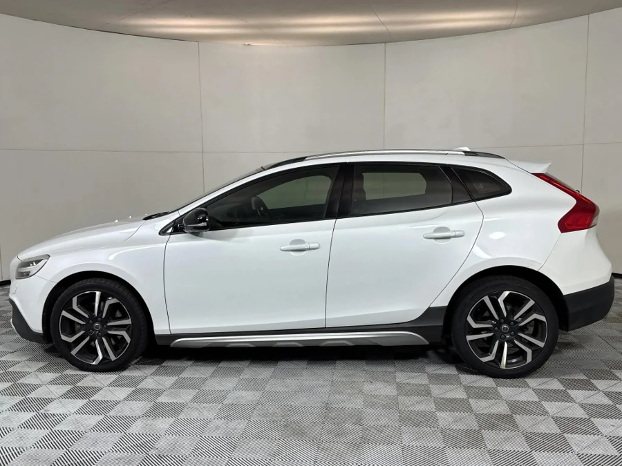 Used 2018 Volvo V40 Cross Country D4 Inscription - WeBuyCars Silverlakes