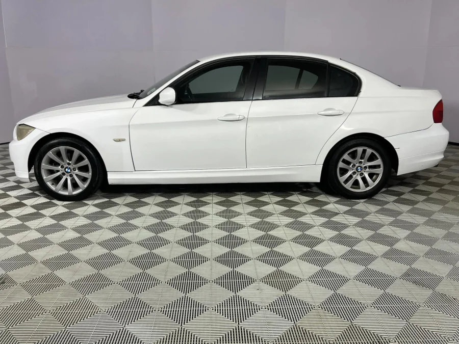 Used 2012 BMW 3 Series 320i auto - WeBuyCars Durban Used 2012 BMW 3 Series 320i auto - WeBuyCars Durban