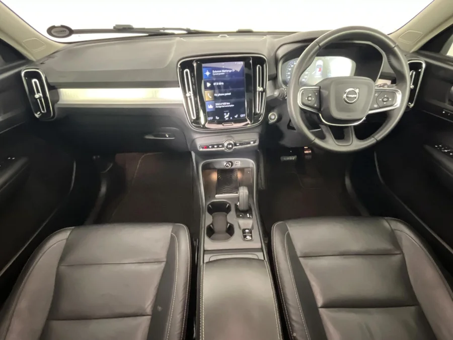 Used 2018 Volvo XC40 T5 AWD Momentum - WeBuyCars Midstream