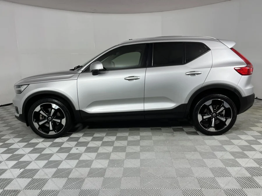 Used 2018 Volvo XC40 T5 AWD Momentum - WeBuyCars Midstream