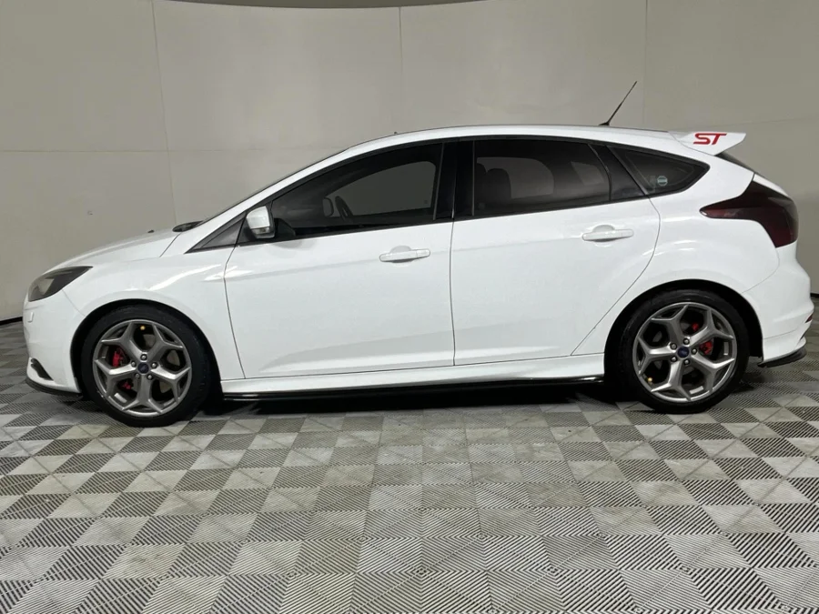 Used 2015 Ford Focus ST 3 - WeBuyCars Riverhorse