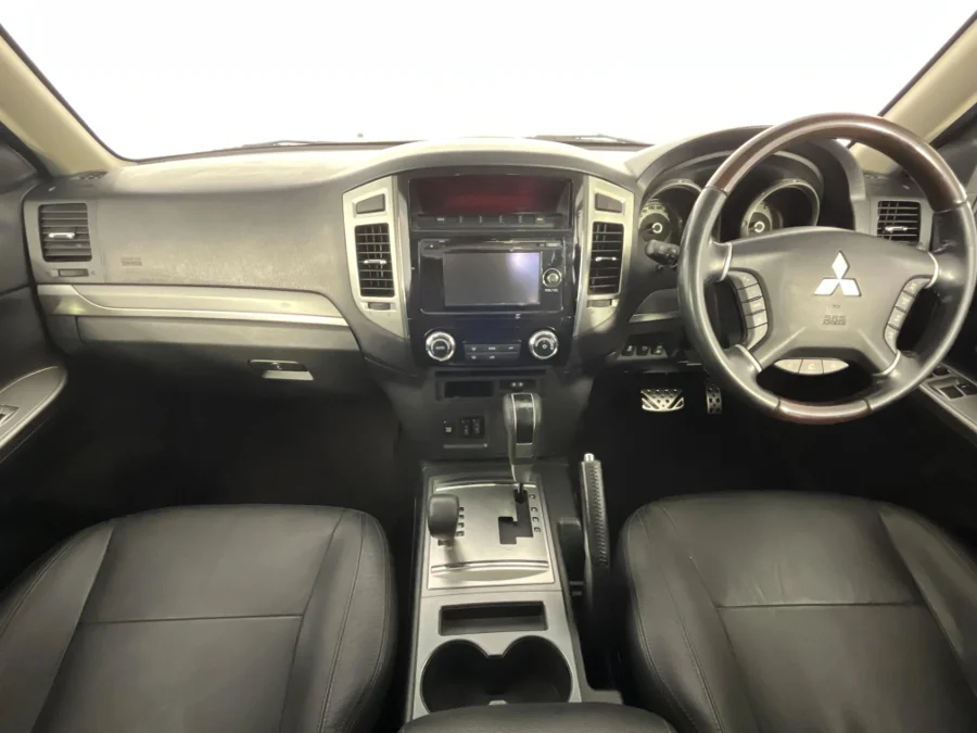 Used 2016 Mitsubishi Pajero 3-door 3.2DI-D GLS Pajero Legend Limited Edition 100 - WeBuyCars George Used 2016 Mitsubishi Pajero 3-door 3.2DI-D GLS Pajero Legend Limited Edition 100 - WeBuyCars George