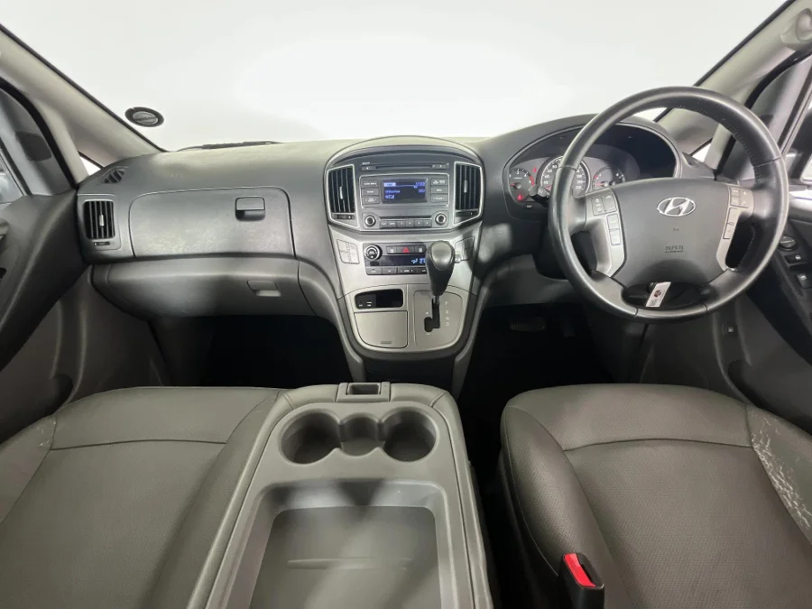 Used 2017 Hyundai H-1 2.5VGTi bus Elite 9-seater - WeBuyCars Riverhorse