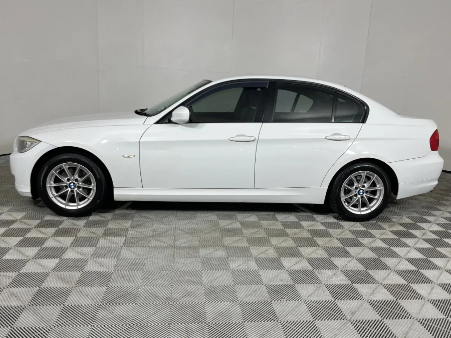 Used 2011 BMW 3 Series 320i auto - WeBuyCars The Dome