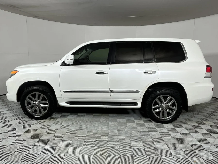 Used 2013 Lexus LX 570 - WeBuyCars The Dome