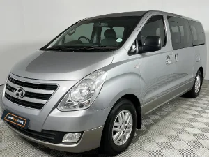 Used 2017 Hyundai H-1 2.5VGTi bus Elite 9-seater Used 2017 Hyundai H-1 2.5VGTi bus Elite 9-seater
