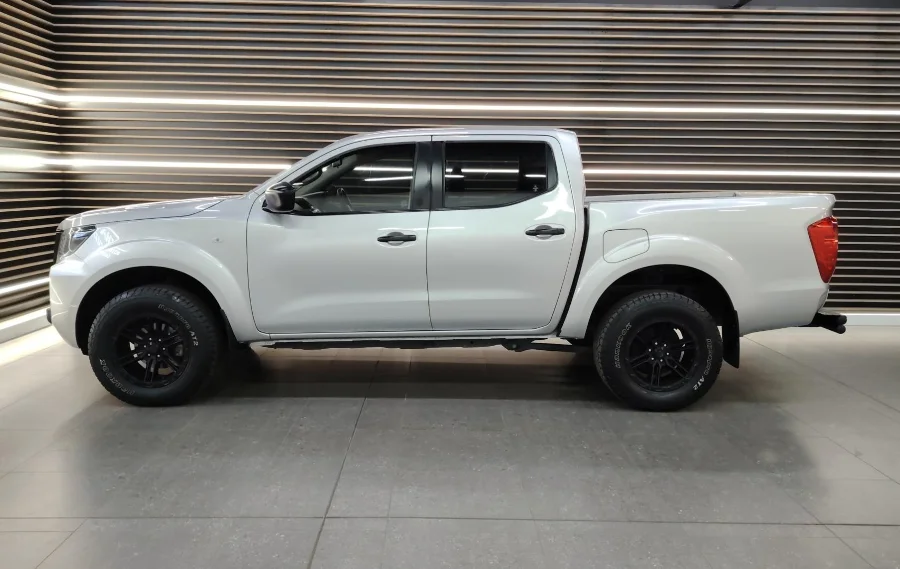 Used 2022 Nissan Navara 2.5DDTi double cab SE manual - BOTHA AND DEYSEL EXECUTIVE MOTORS