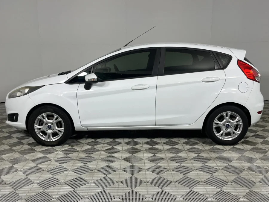 Used 2014 Ford Fiesta 5-door 1.0T Ambiente auto - WeBuyCars Richmond