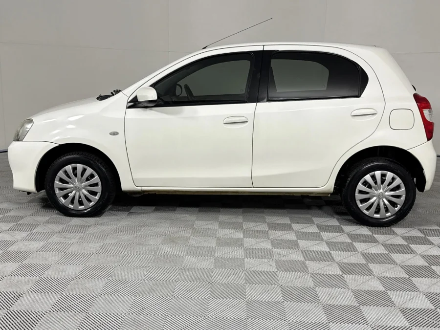 Used 2016 Toyota Etios hatch 1.5 Sprint - WeBuyCars Vereeniging