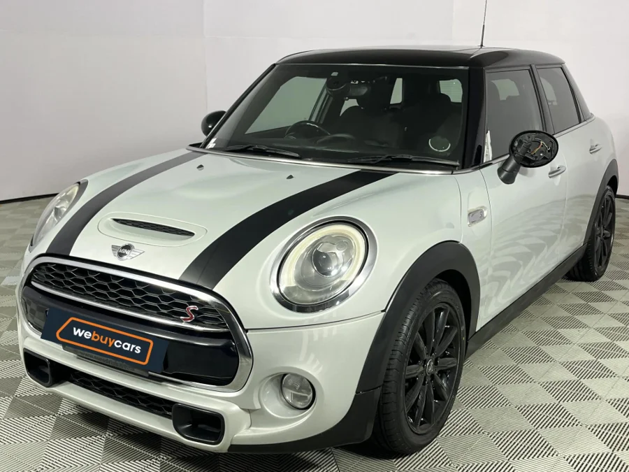Used 2015 MINI Hatch Cooper S Hatch 5-door Seven 7 - WeBuyCars Durban