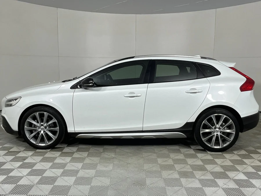 Used 2018 Volvo V40 Cross Country D3 Momentum - WeBuyCars Polokwane Used 2018 Volvo V40 Cross Country D3 Momentum - WeBuyCars Polokwane