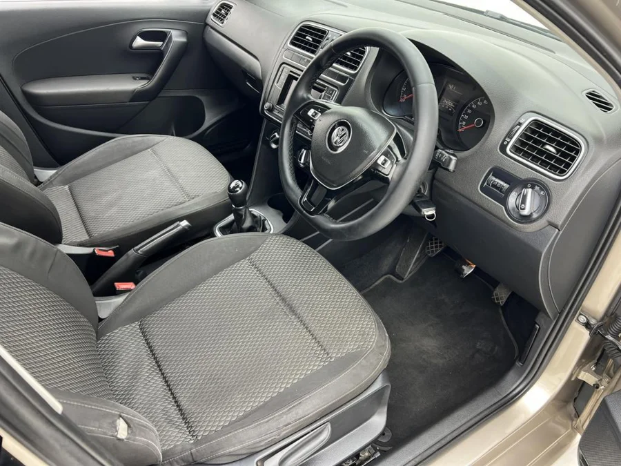 Used 2016 Volkswagen Polo sedan 1.4 Comfortline - EBK Auto