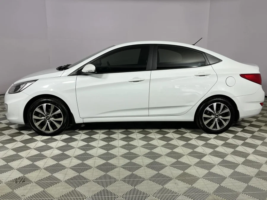 Used 2019 Hyundai Accent sedan 1.6 Fluid auto - WeBuyCars Durban