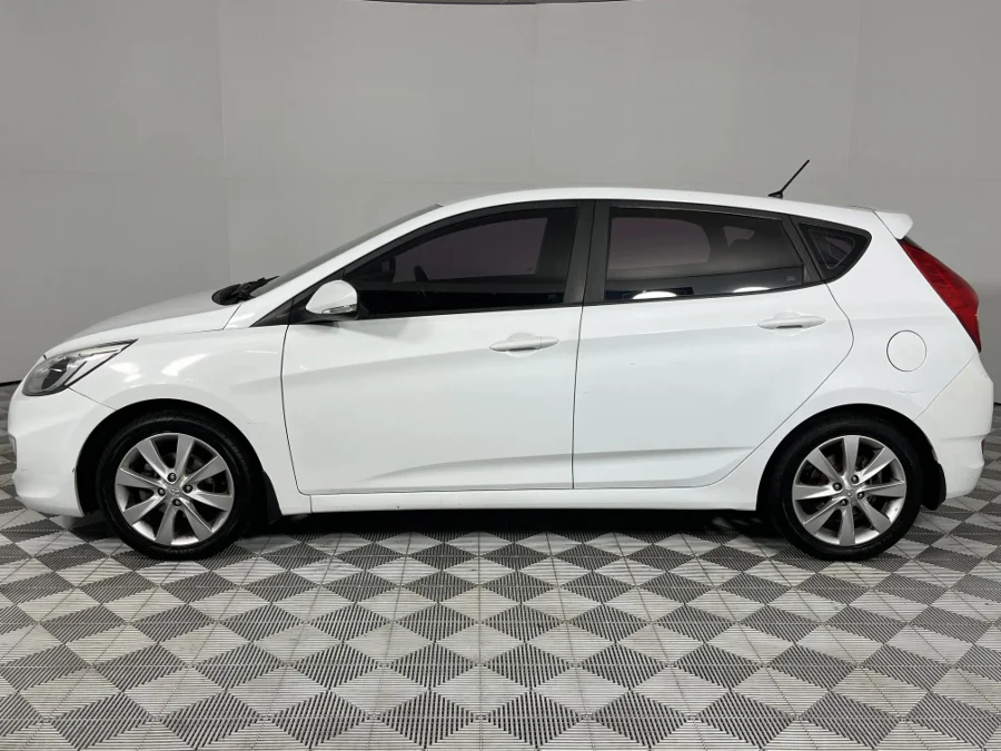 Used 2016 Hyundai Accent hatch 1.6 Fluid auto - WeBuyCars Richmond