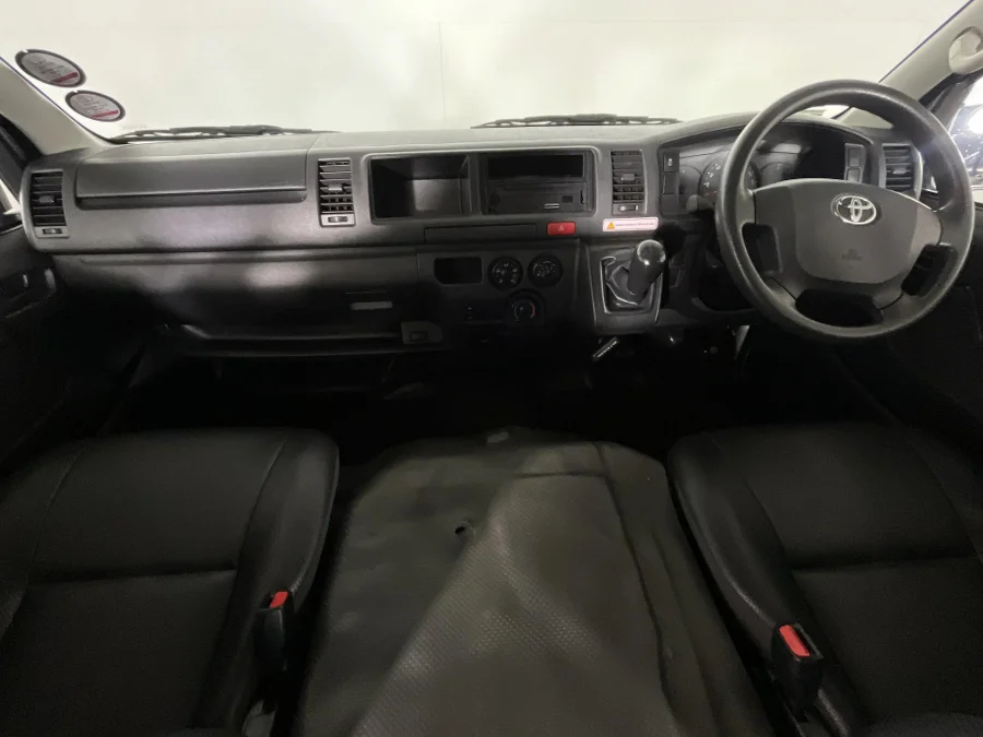 Used 2023 Toyota Hiace 2.7 Ses-fikile 16-seater - WeBuyCars Silverlakes