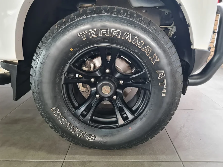 Used 2022 Mahindra Pik Up 2.2CRDe double cab 4x4 S6 manual - Qs Cars