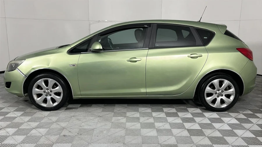 Used 2014 Opel Astra sedan 1.4 Turbo Essentia - WeBuycars East London