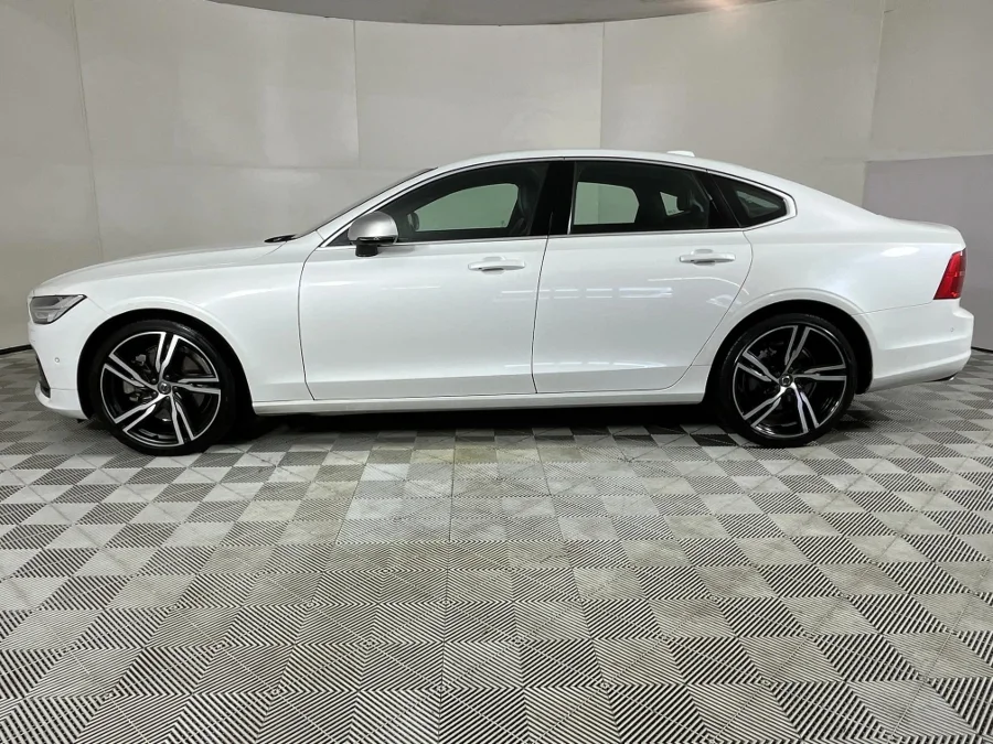 Used 2021 Volvo S90 D4 R-Design - WeBuyCars The Dome
