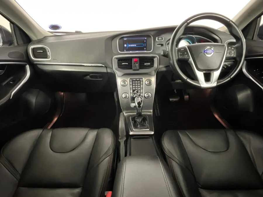 Used 2014 Volvo V40 Cross Country T4 Elite - WeBuyCars Silverlakes