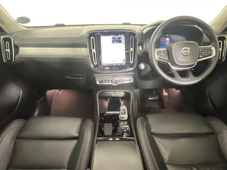 Used 2022 Volvo XC40 B5 AWD Plus Dark - WeBuyCars Midstream