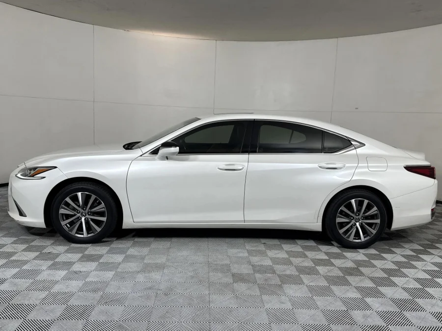 Used 2020 Lexus ES 250 EX - WeBuyCars Midstream