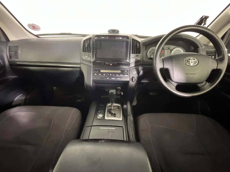 Used 2016 Toyota Land Cruiser 200 4.5D-4D V8 GX - WeBuyCars The Dome