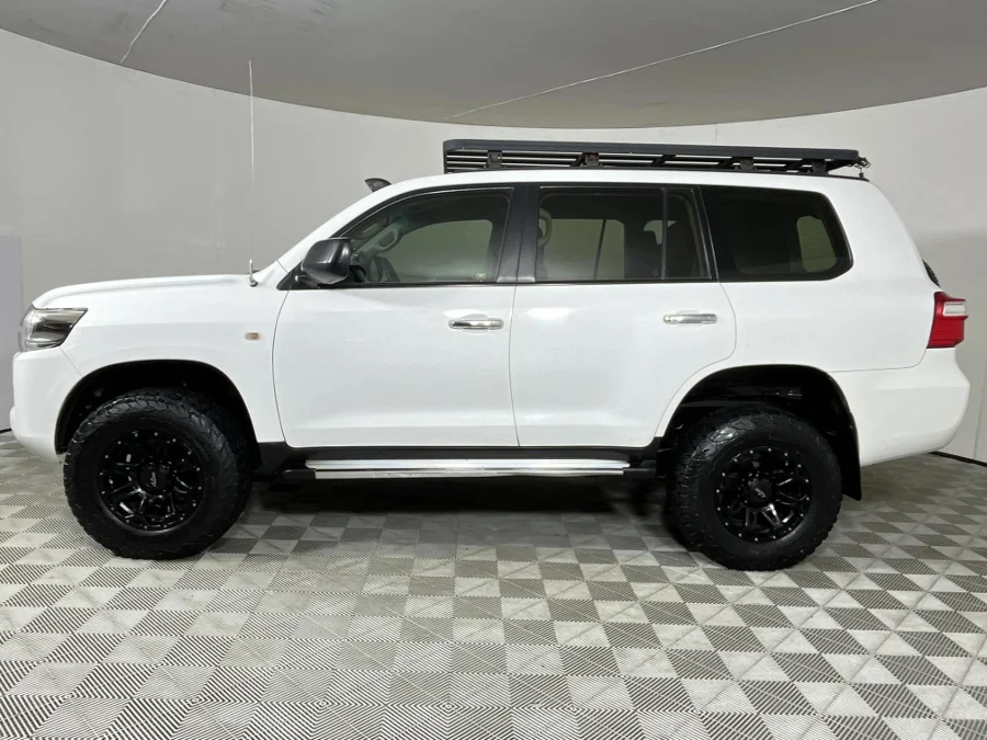 Used 2016 Toyota Land Cruiser 200 4.5D-4D V8 GX - WeBuyCars The Dome