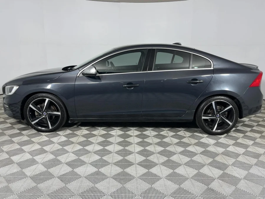 Used 2015 Volvo S60 D4 R-Design - WeBuyCars Richmond