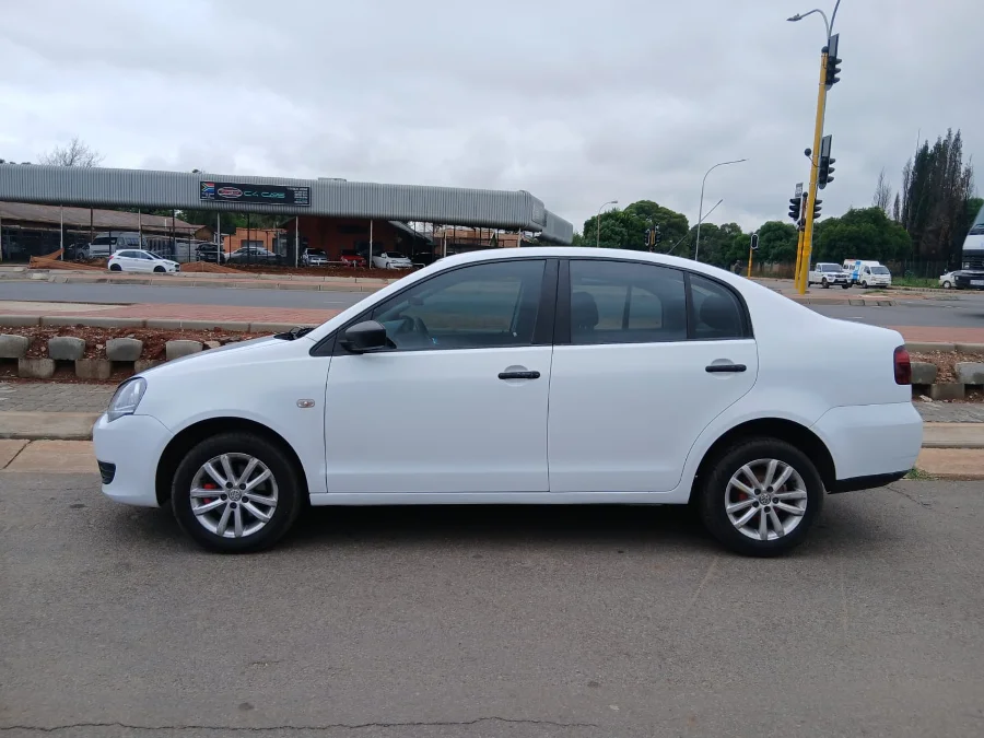 Used 2018 Volkswagen Polo sedan 1.4 Comfortline - Edu Auto Motors