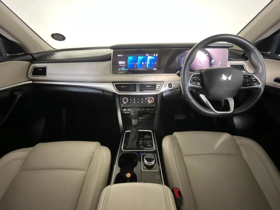 Used 2024 Mahindra XUV700 2.0T AX7L - WeBuyCars Germiston