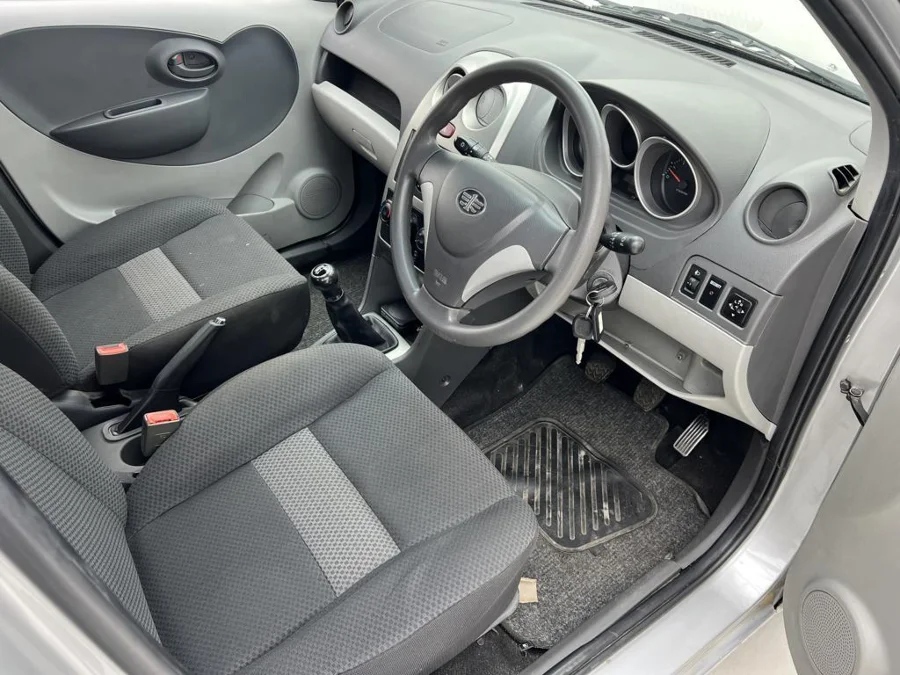 Used 2015 FAW V2 1.3 DLX - EBK Auto