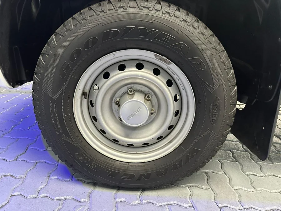 Used 2020 Isuzu D-Max Gen 6 250 single cab Fleetside safety - Prime Cars