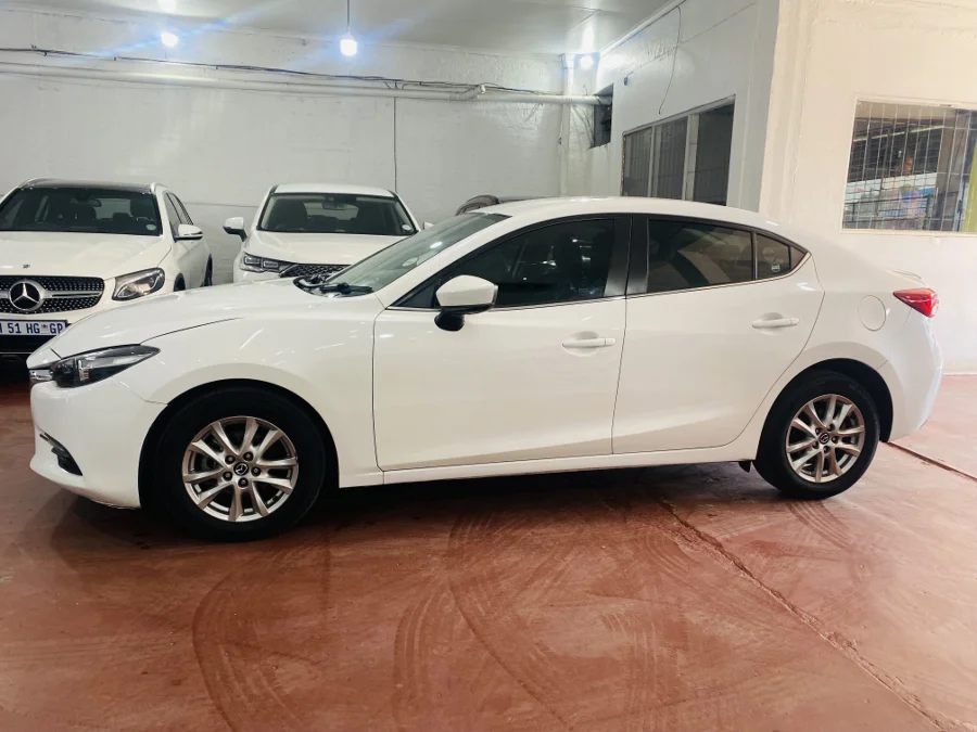 Used 2018 Mazda Mazda3 sedan 1.6 Dynamic - Marshalltown Auto Ridez