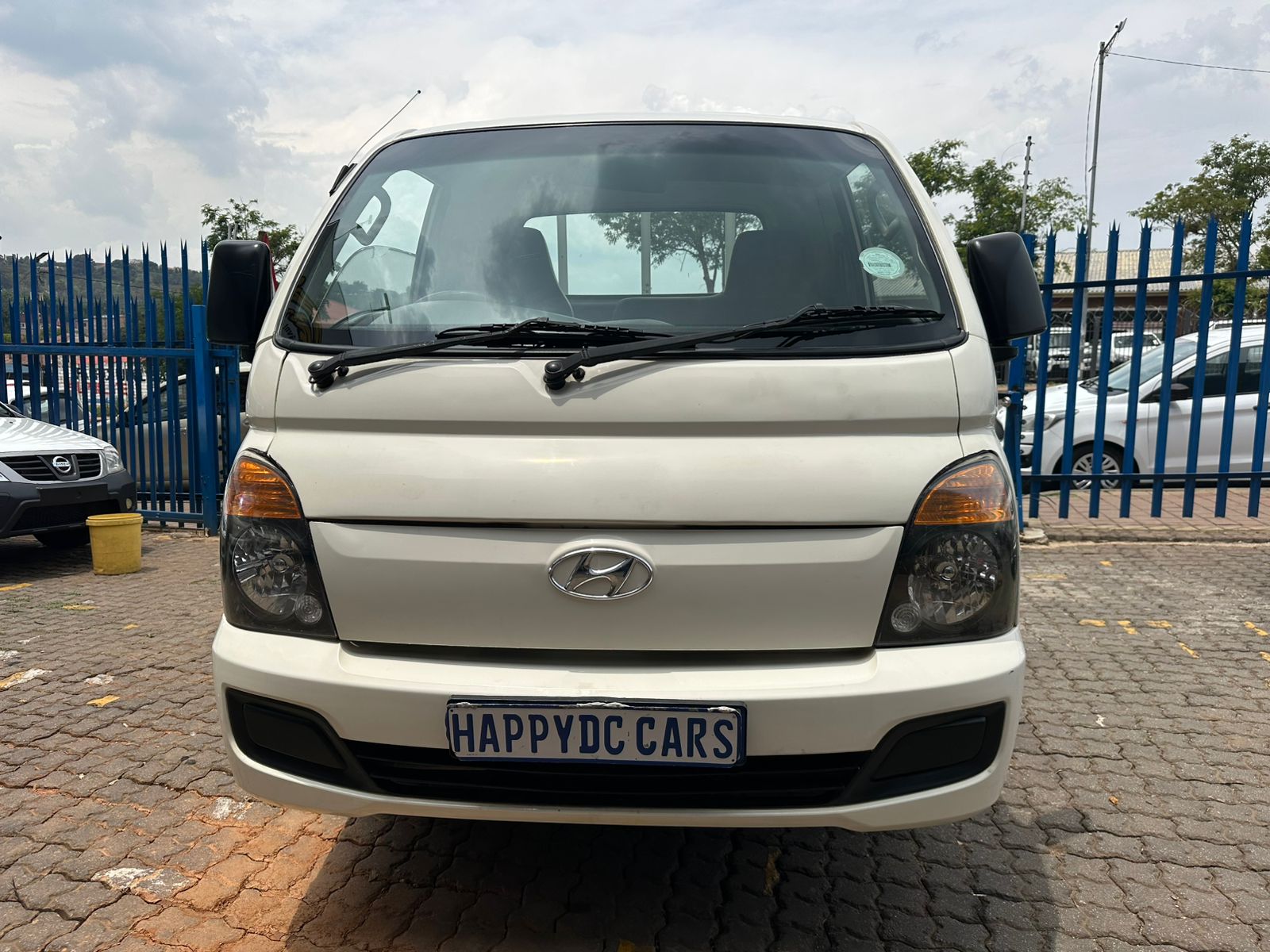 Used 2016 Hyundai H-100 Bakkie 2.6D deck