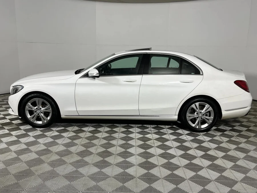 Used 2015 Mercedes-Benz C-Class C220d auto - WeBuyCars Montana