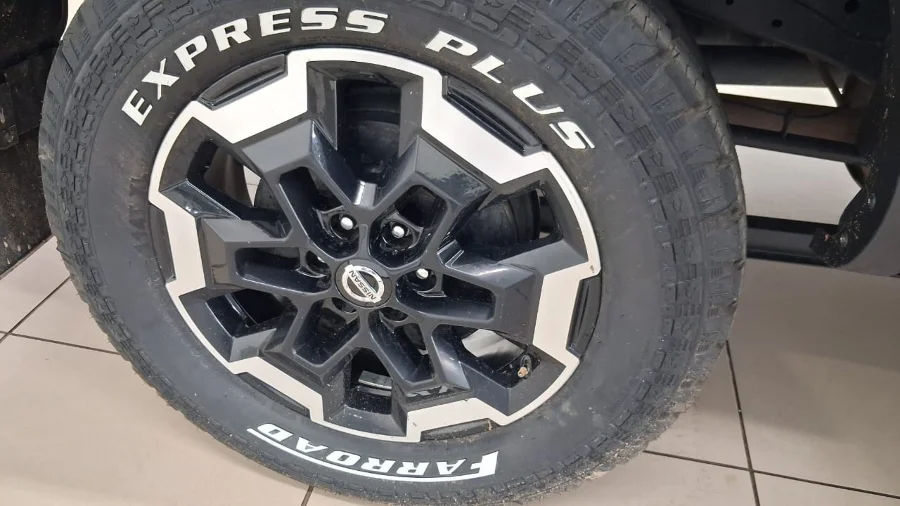 Used 2023 Nissan Navara 2.5DDTi double cab Pro-2X - BB Mount Fuji