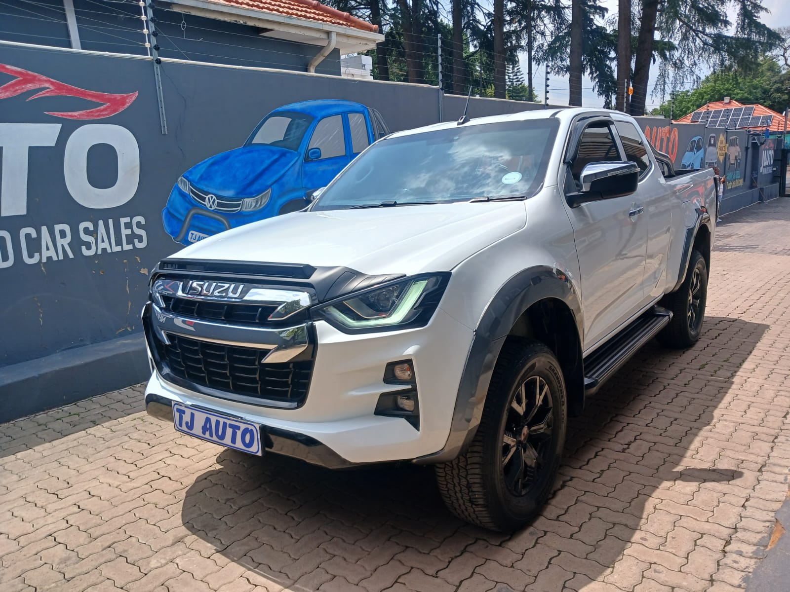 Used 2023 Isuzu D-Max 3.0TD double cab V-Cross