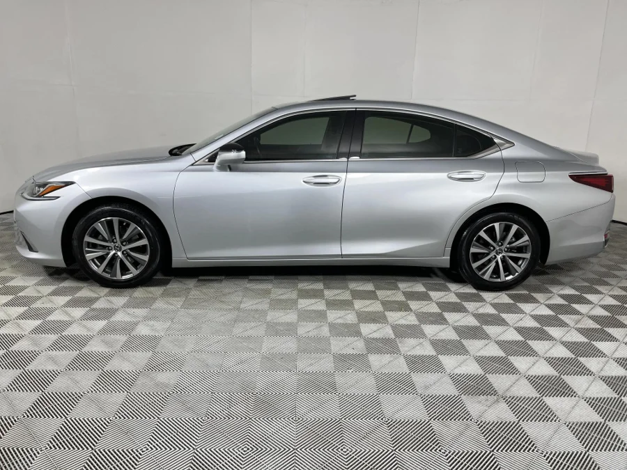 Used 2020 Lexus ES 250 EX - WeBuyCars Montana