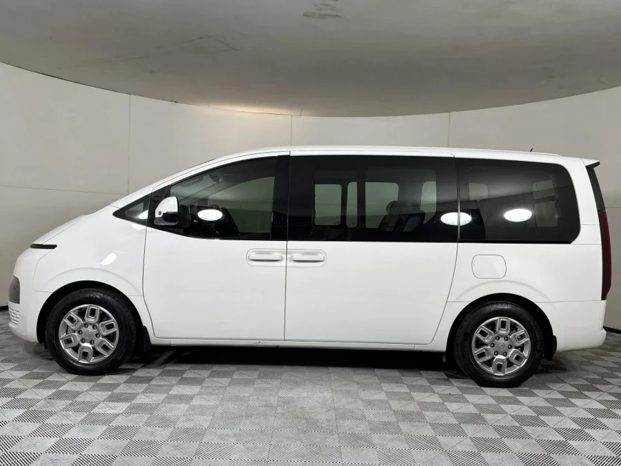 Used 2023 Hyundai Staria 2.2D Executive 9-seater - WeBuyCars Midstream