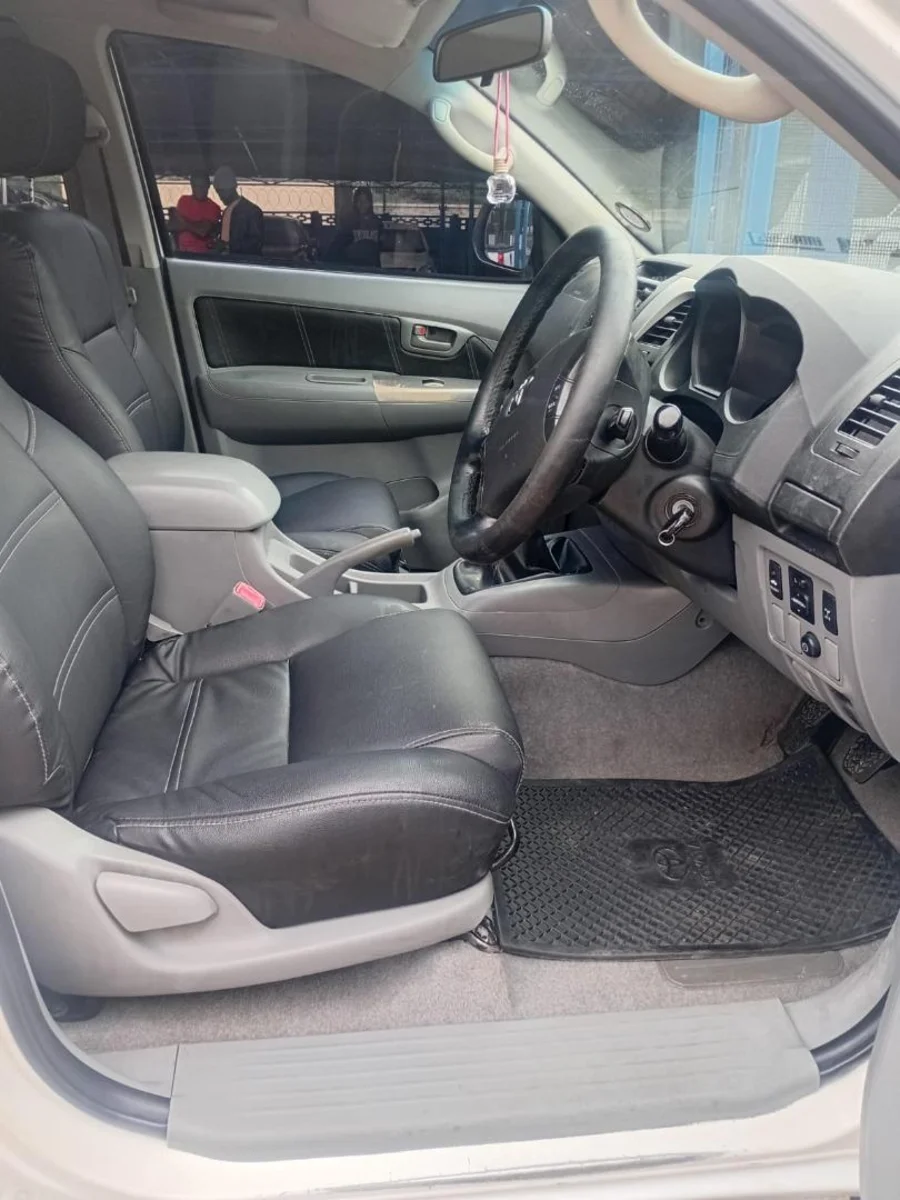 Used 2010 Toyota Hilux 3.0D-4D double cab Raider - MPC Auto Used 2010 Toyota Hilux 3.0D-4D double cab Raider - MPC Auto