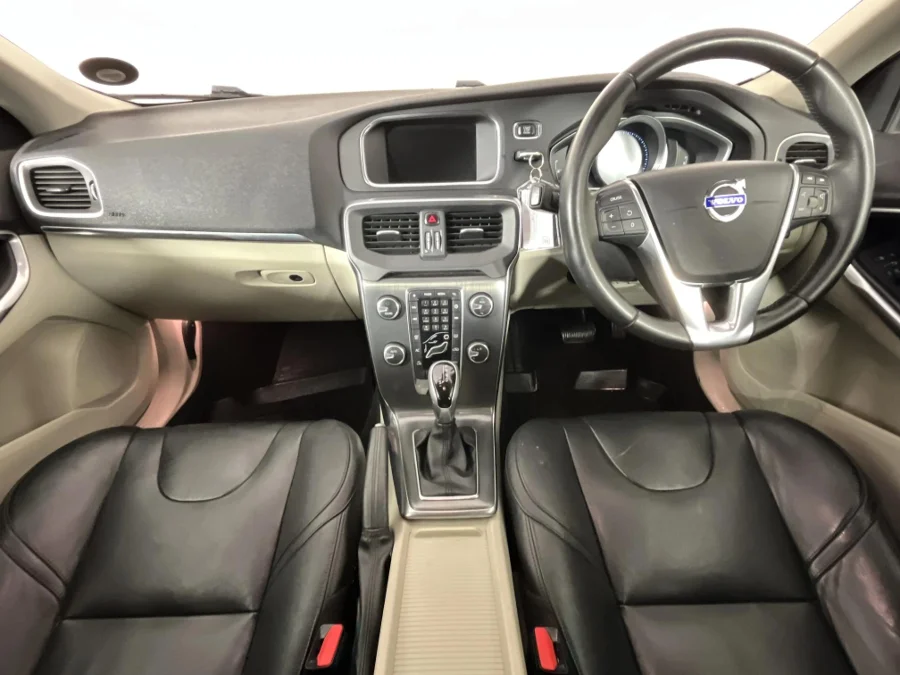 Used 2016 Volvo V40 D3 Momentum - WeBuyCars Vereeniging