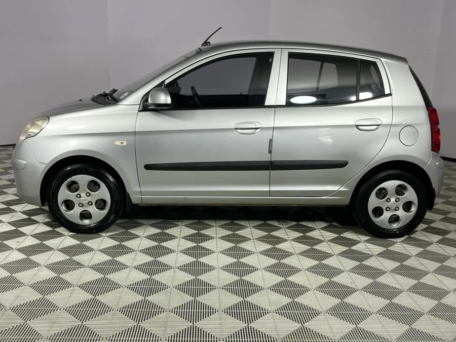 Used 2010 Kia Picanto 1.1 Striker - WeBuyCars Durban