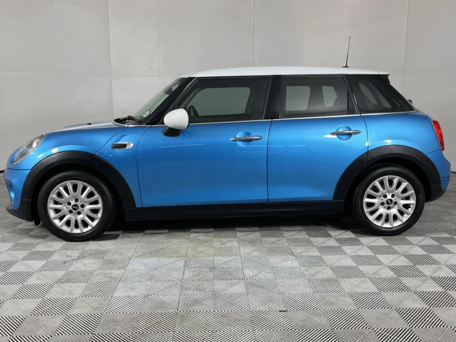 Used 2015 MINI Hatch Cooper Hatch 5-door Seven 7 - WeBuyCars Montana