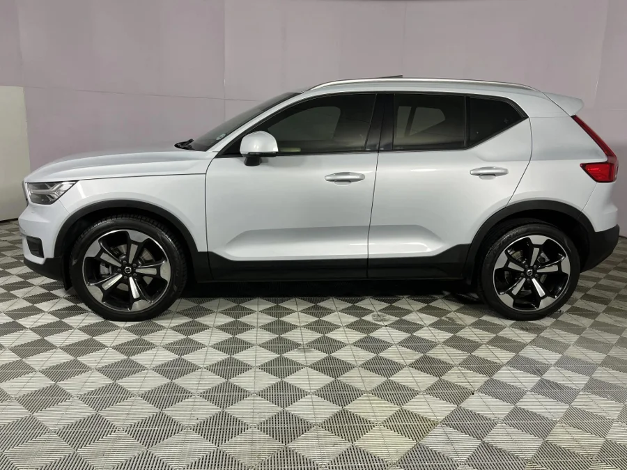 Used 2020 Volvo XC40 D4 AWD Momentum - WeBuyCars Richmond