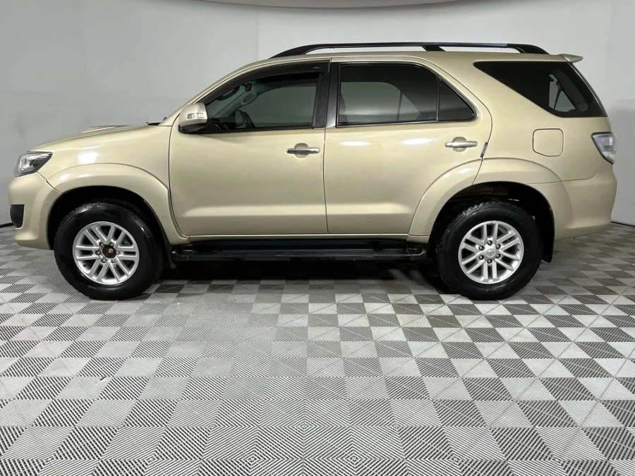 Used 2014 Toyota Fortuner 2.5D-4D - WeBuyCars Montana