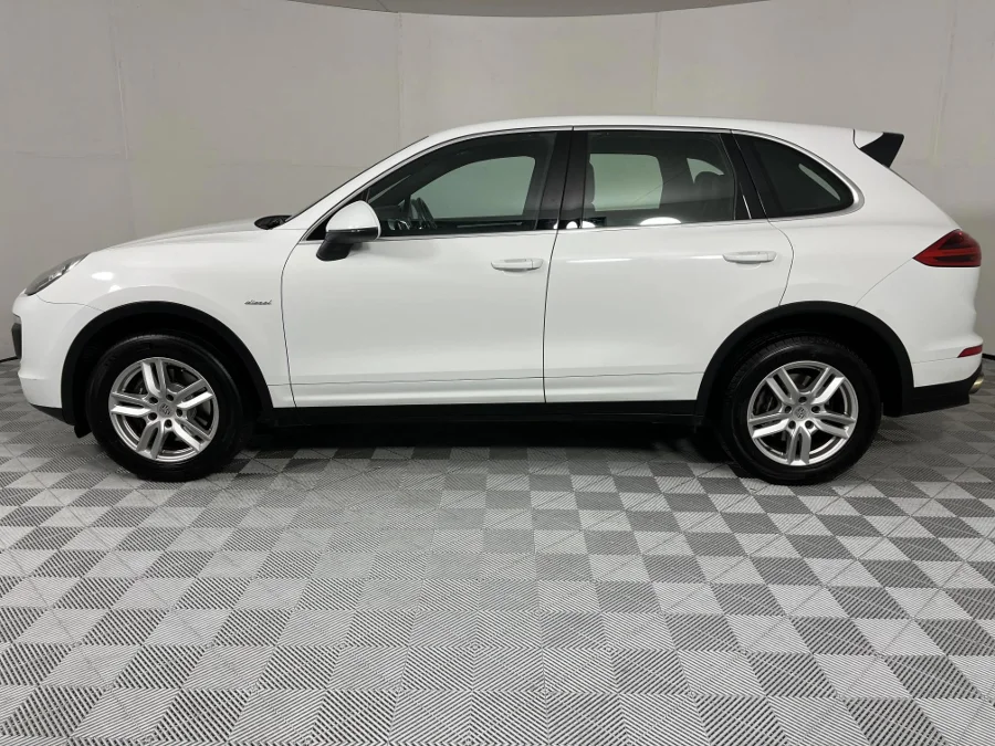 Used 2016 Porsche Cayenne diesel - WeBuyCars Montana