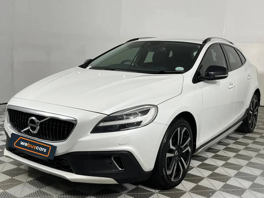 Used 2019 Volvo V40 Cross Country D3 Inscription - WeBuyCars Silverlakes