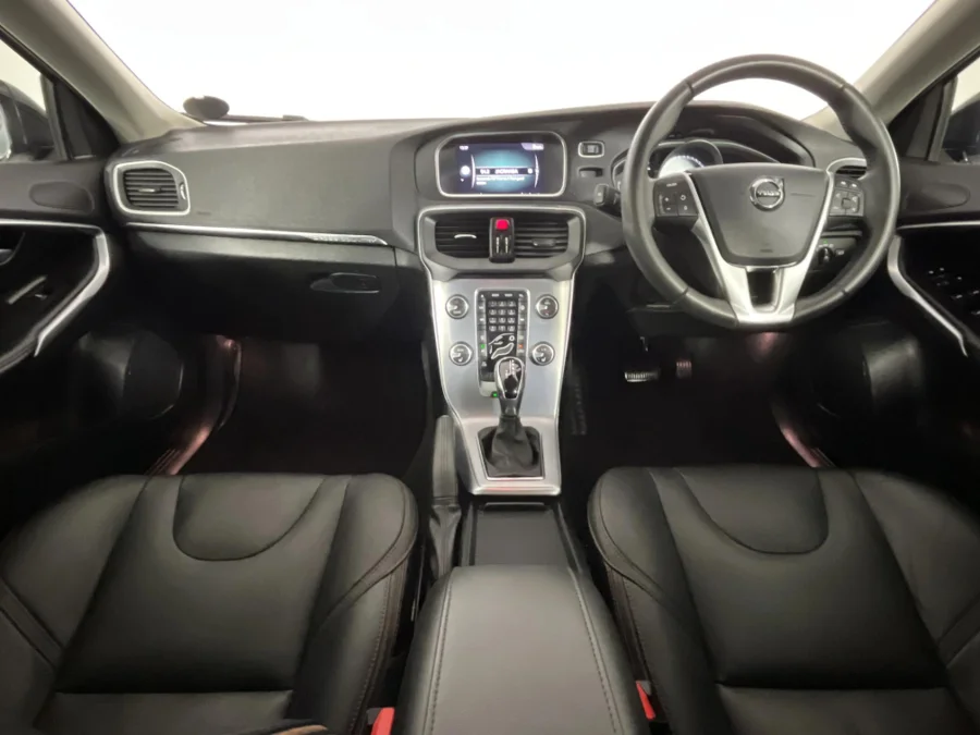 Used 2019 Volvo V40 Cross Country D3 Inscription - WeBuyCars Silverlakes