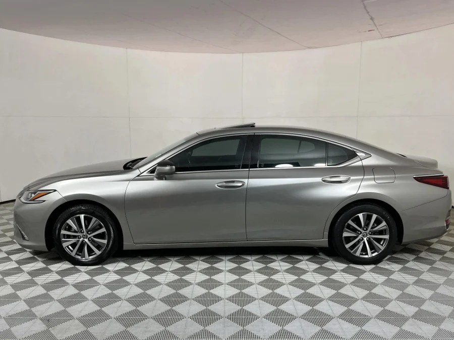 Used 2020 Lexus ES 250 EX - WeBuyCars Montana